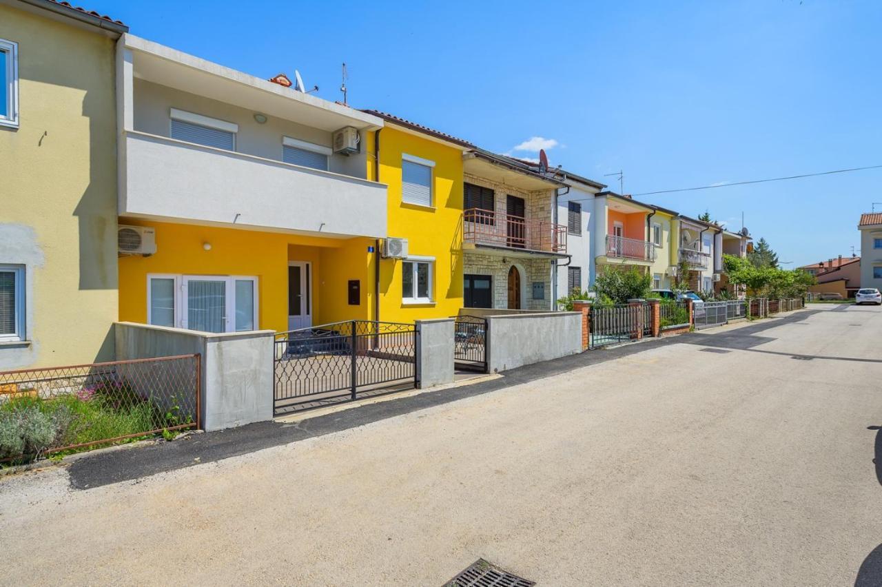 House With Apartments Mila อูมัค ภายนอก รูปภาพ