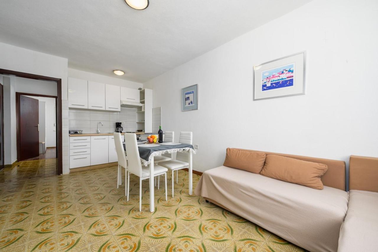 House With Apartments Mila อูมัค ภายนอก รูปภาพ