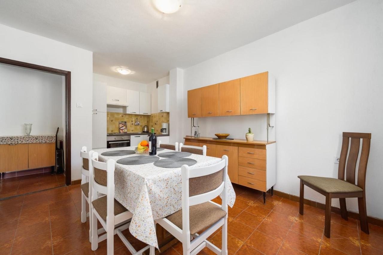 House With Apartments Mila อูมัค ภายนอก รูปภาพ