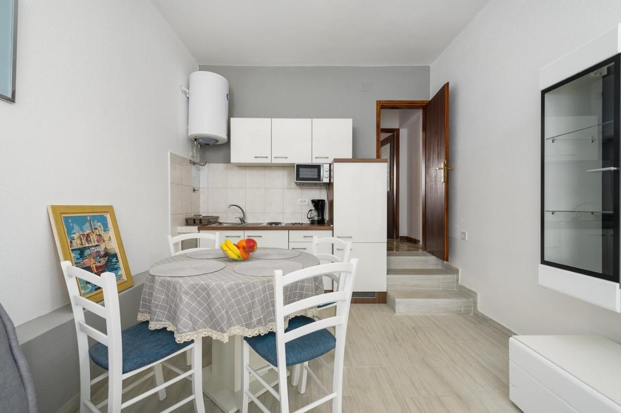 House With Apartments Mila อูมัค ภายนอก รูปภาพ